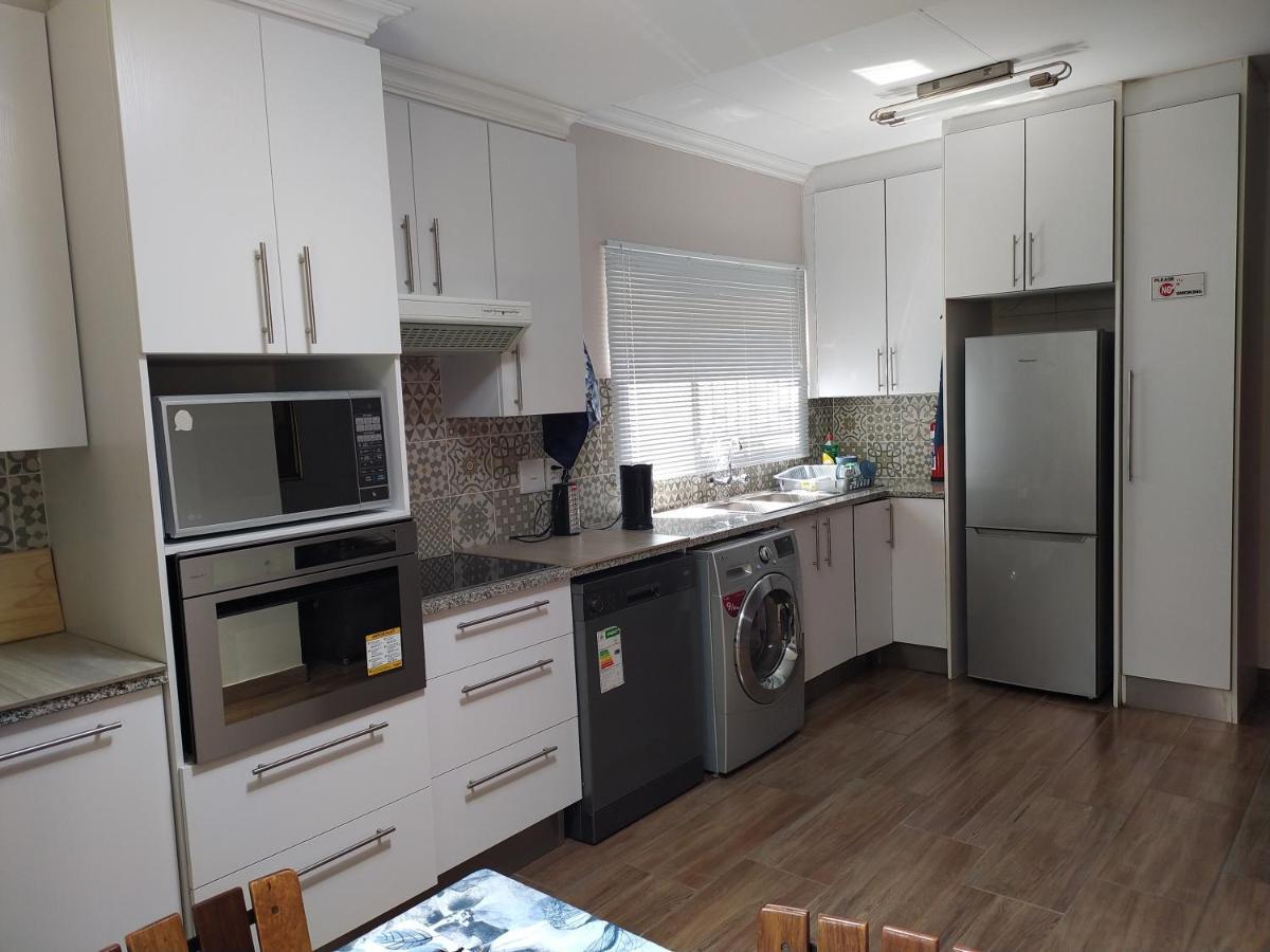 Twins Guest House Astoni Vanderbijlpark Exterior foto