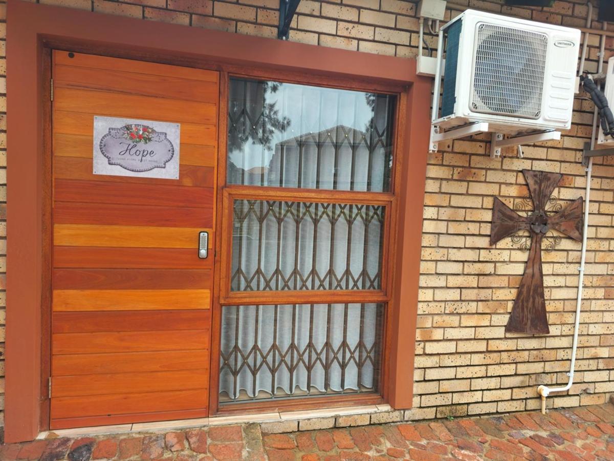 Twins Guest House Astoni Vanderbijlpark Exterior foto