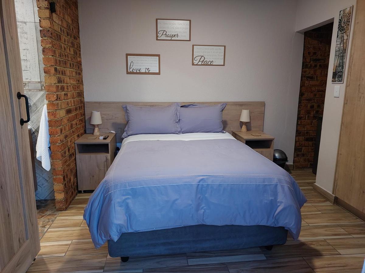 Twins Guest House Astoni Vanderbijlpark Zimmer foto