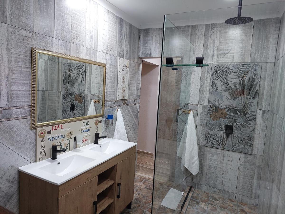 Twins Guest House Astoni Vanderbijlpark Zimmer foto