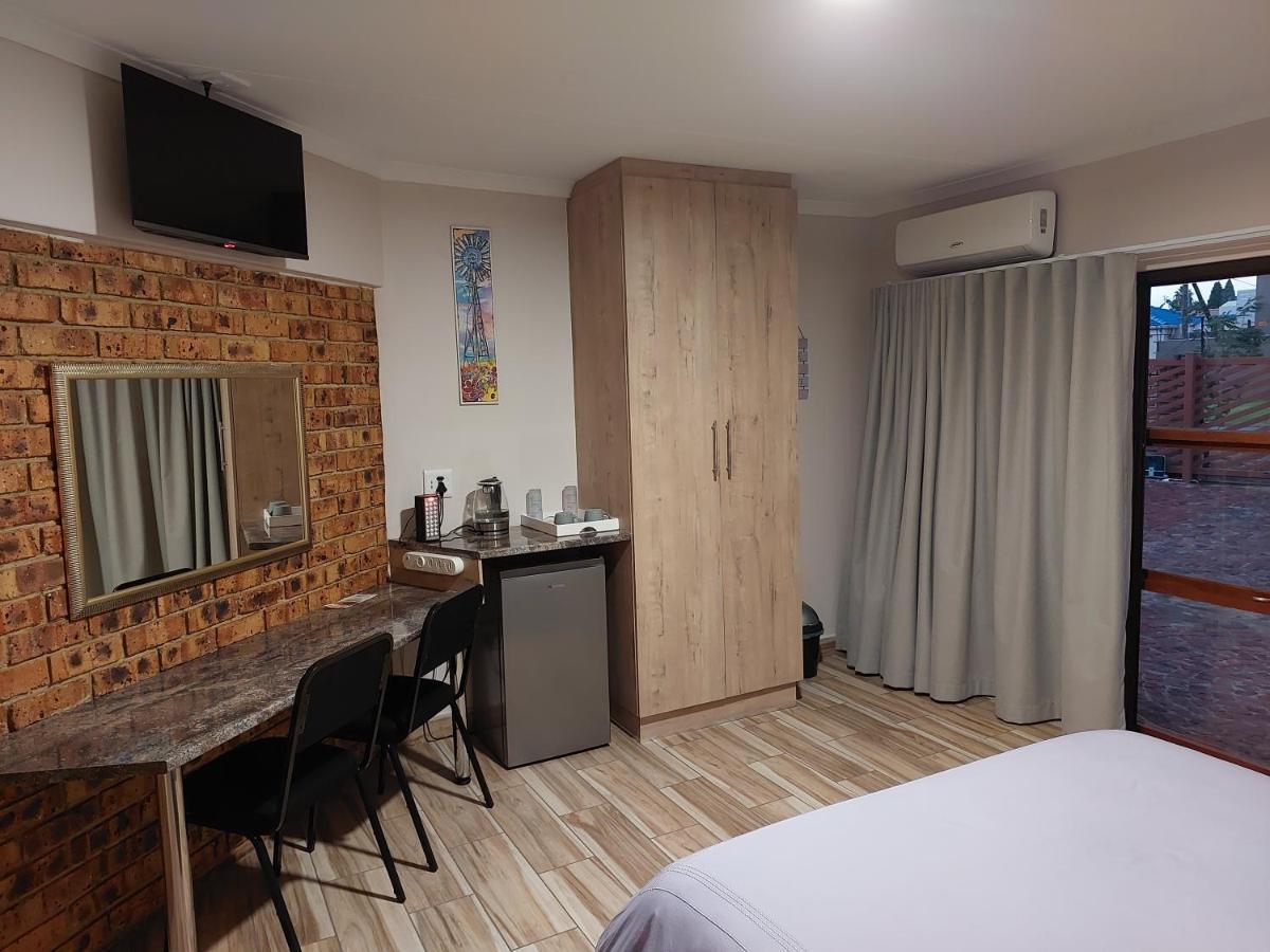 Twins Guest House Astoni Vanderbijlpark Zimmer foto