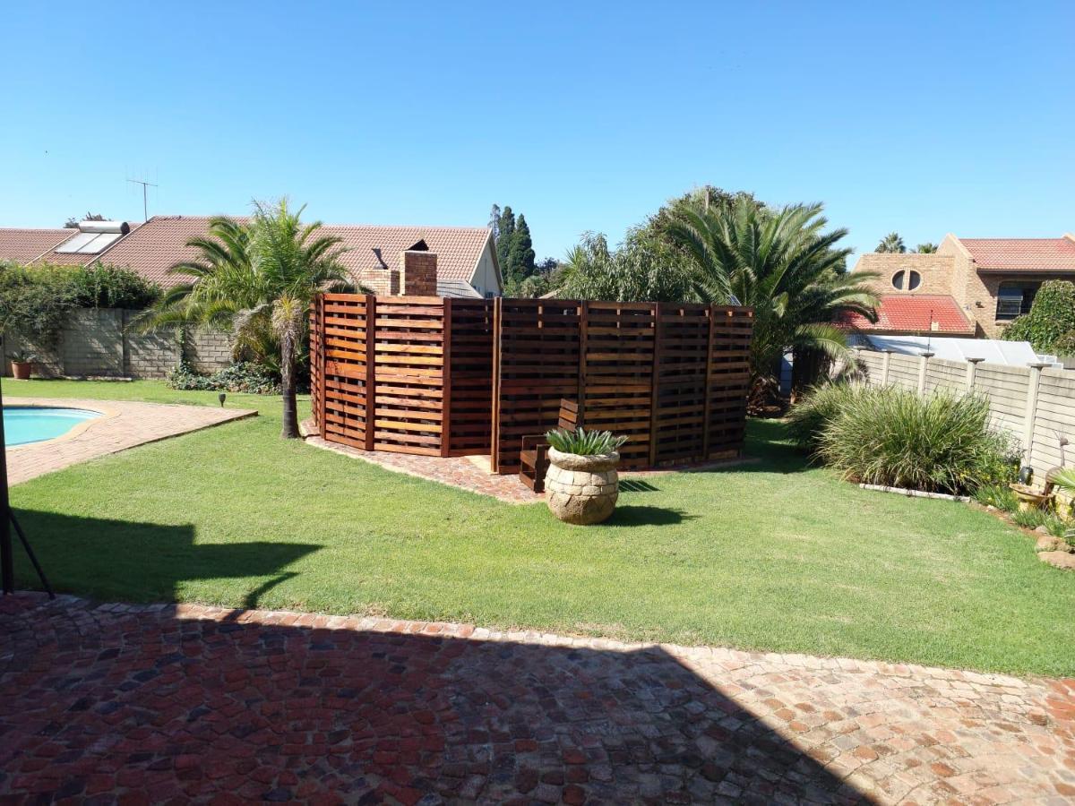 Twins Guest House Astoni Vanderbijlpark Exterior foto