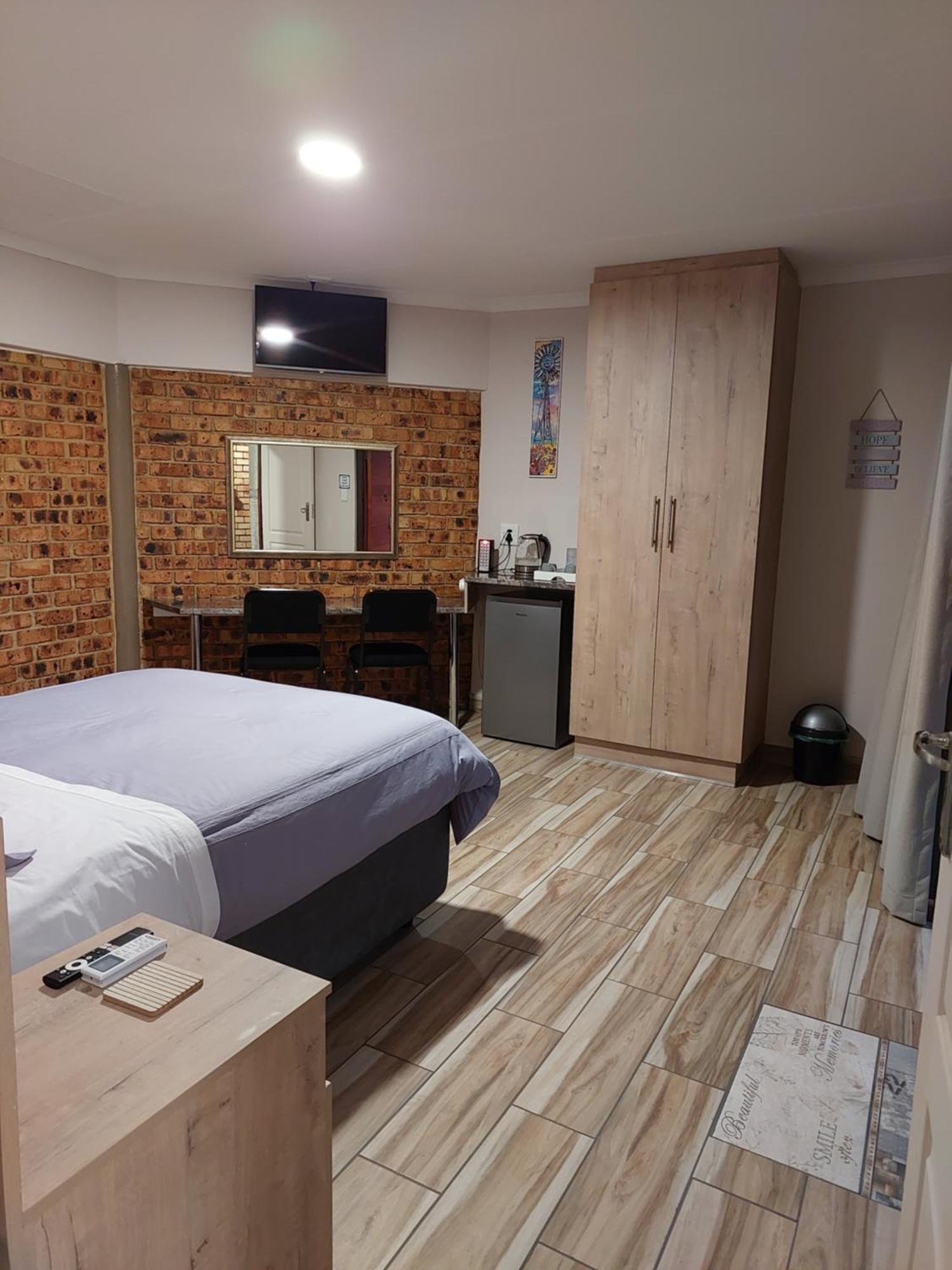 Twins Guest House Astoni Vanderbijlpark Zimmer foto