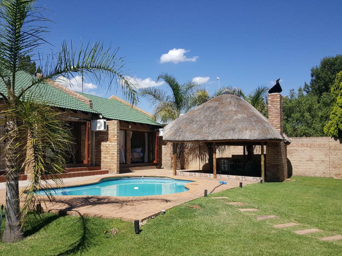 Twins Guest House Astoni Vanderbijlpark Exterior foto